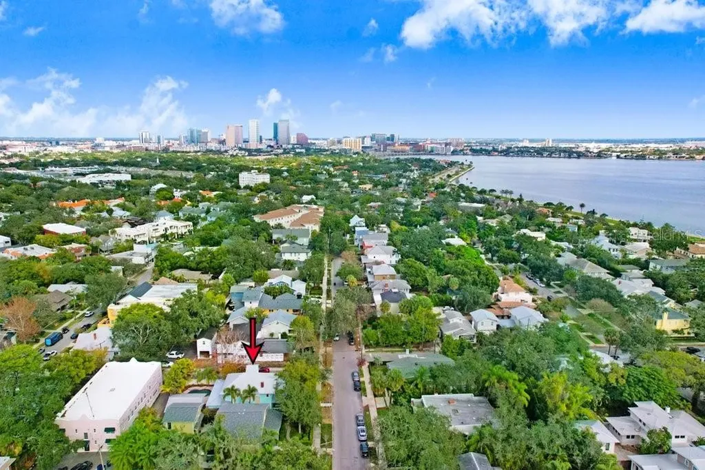 1801 W Hills Avenue Tampa FL 33606