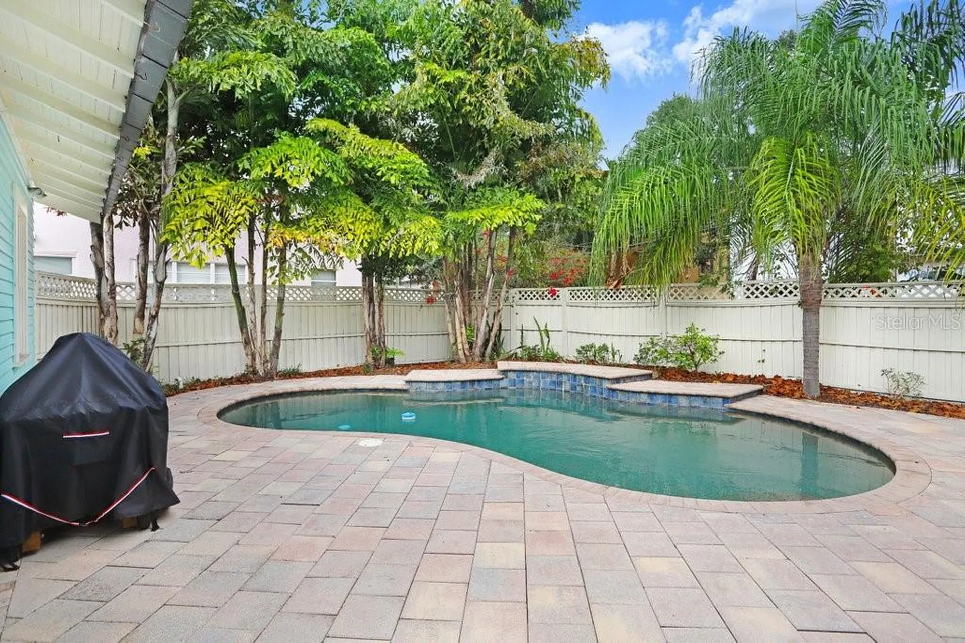 1801 W Hills Avenue Tampa FL 33606