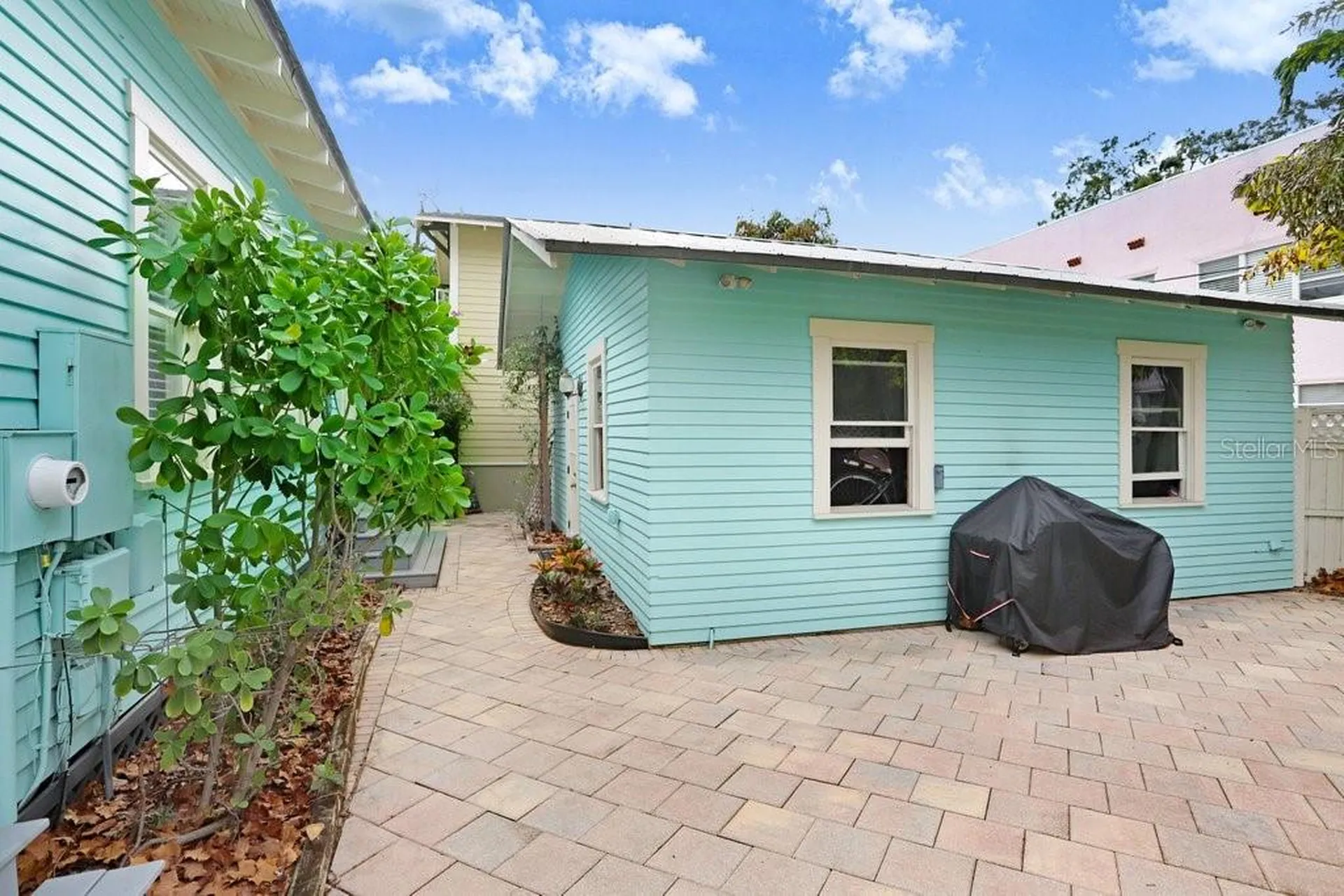 1801 W Hills Avenue Tampa FL 33606