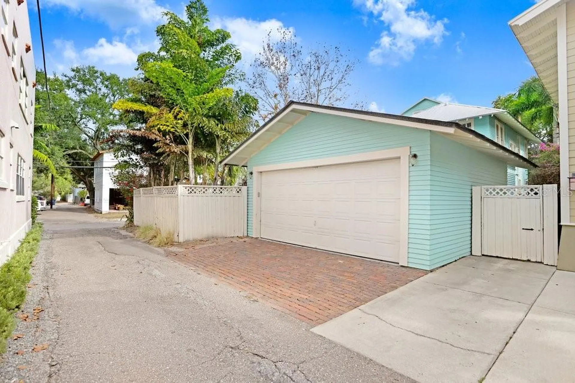 1801 W Hills Avenue Tampa FL 33606