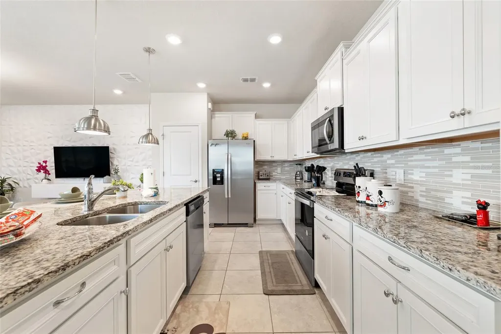 4250 Lana Avenue Davenport FL 33897