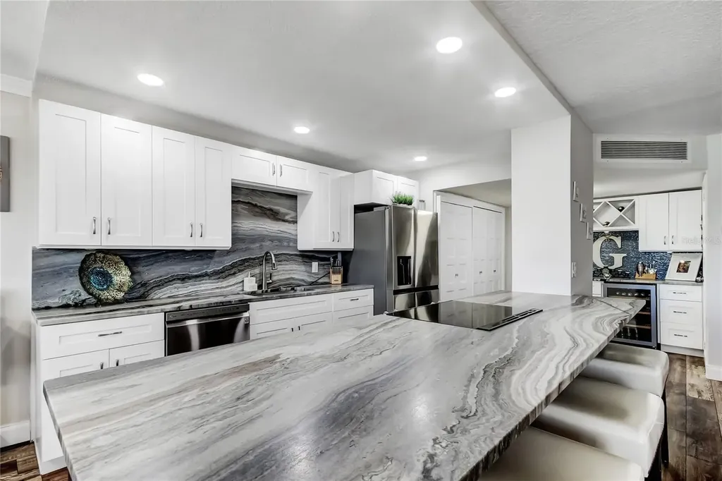 644 Island Way Clearwater Beach FL 33767
