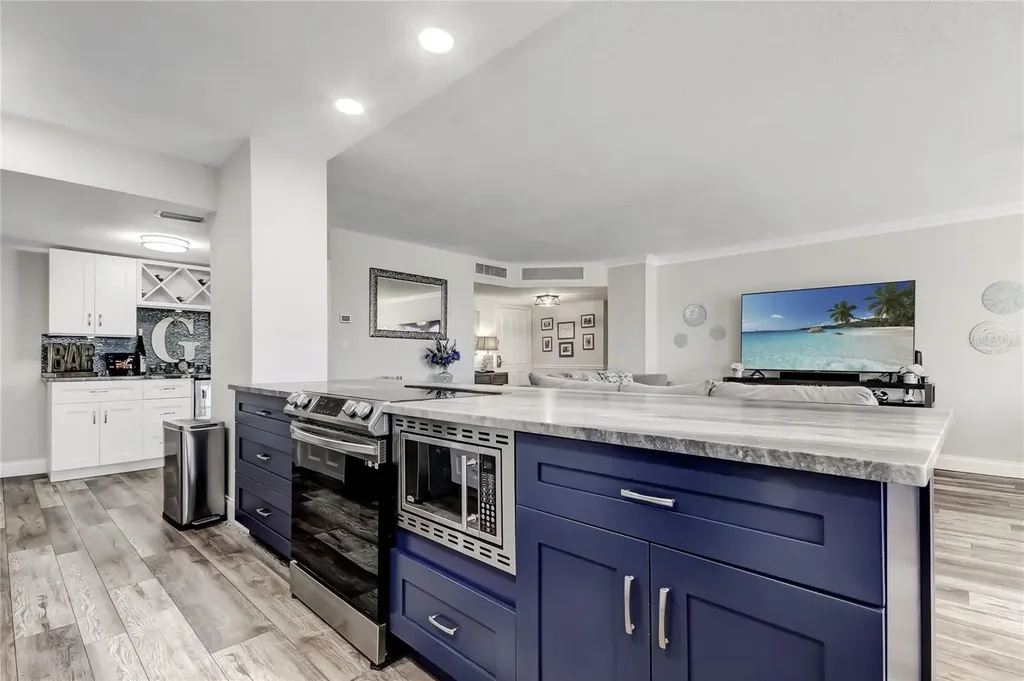 644 Island Way Clearwater Beach FL 33767