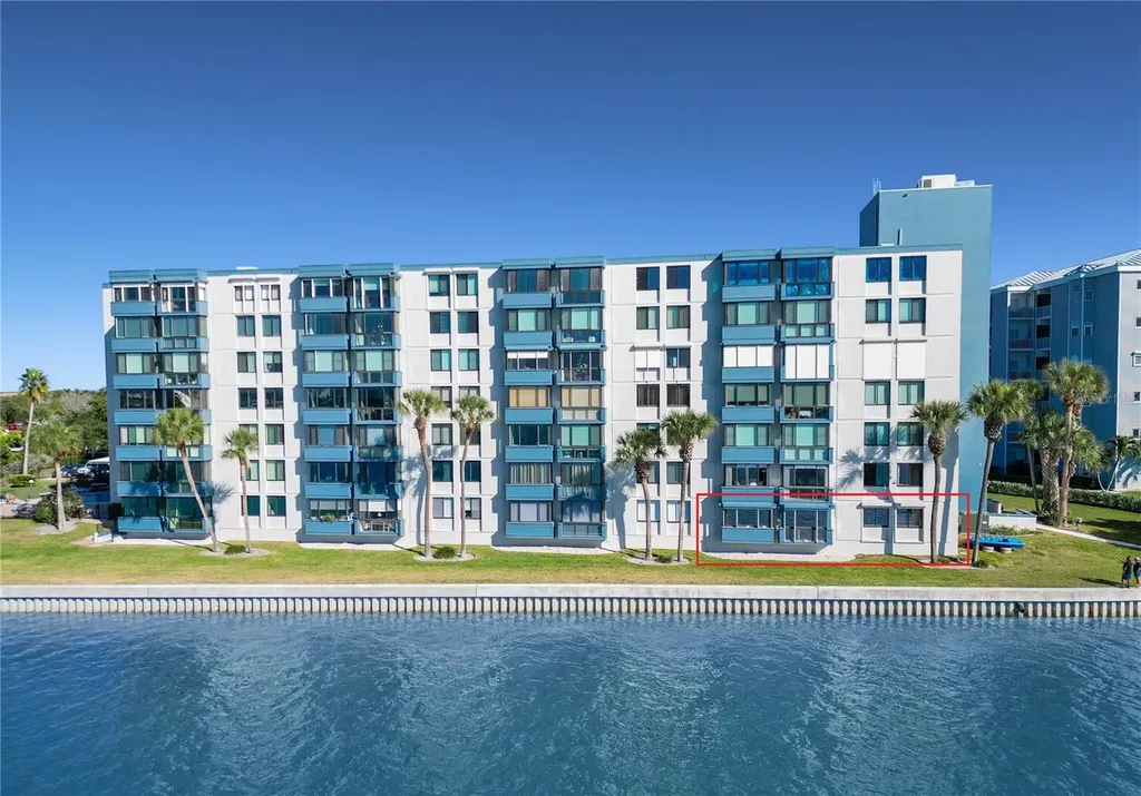 644 Island Way Clearwater Beach FL 33767