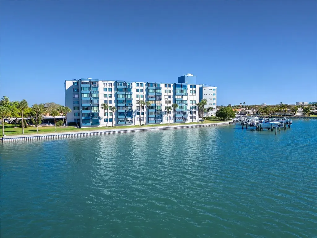644 Island Way Clearwater Beach FL 33767