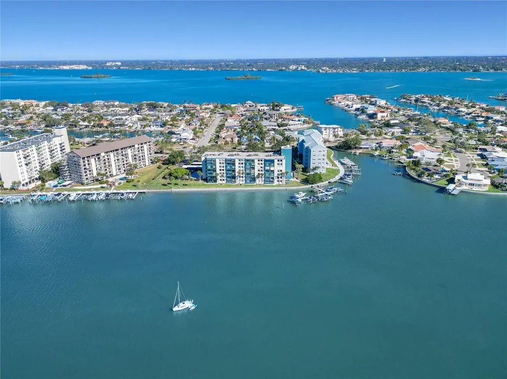 644 Island Way Clearwater Beach FL 33767