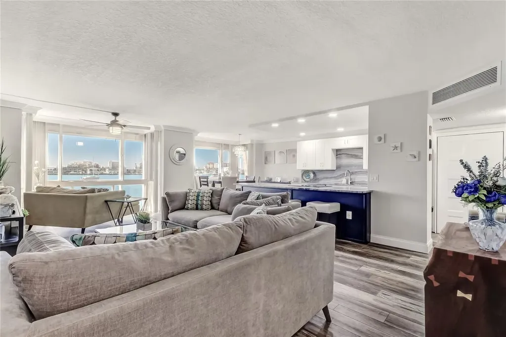 644 Island Way Clearwater Beach FL 33767