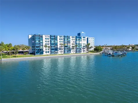 644 Island Way Clearwater Beach FL 33767
