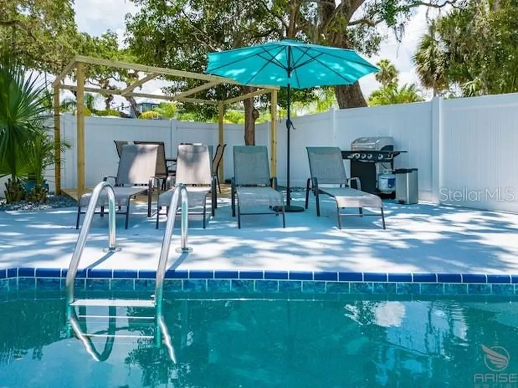 301 Live Oak Street New Smyrna Beach FL 32168