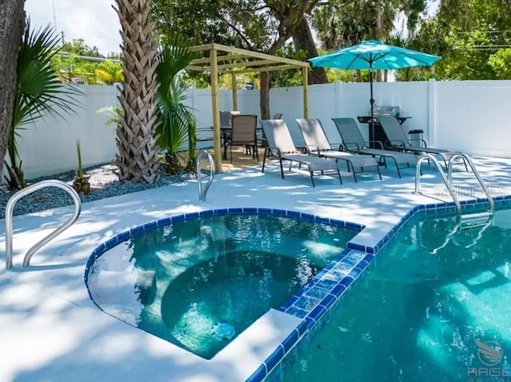 301 Live Oak Street New Smyrna Beach FL 32168