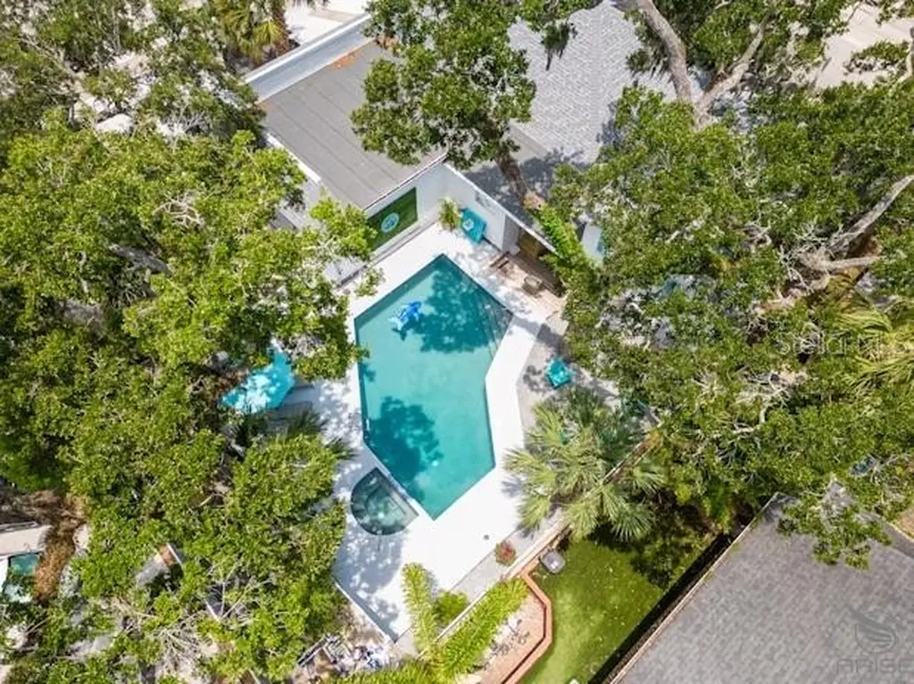 301 Live Oak Street New Smyrna Beach FL 32168