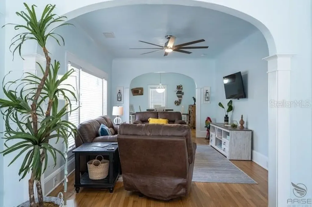 301 Live Oak Street New Smyrna Beach FL 32168