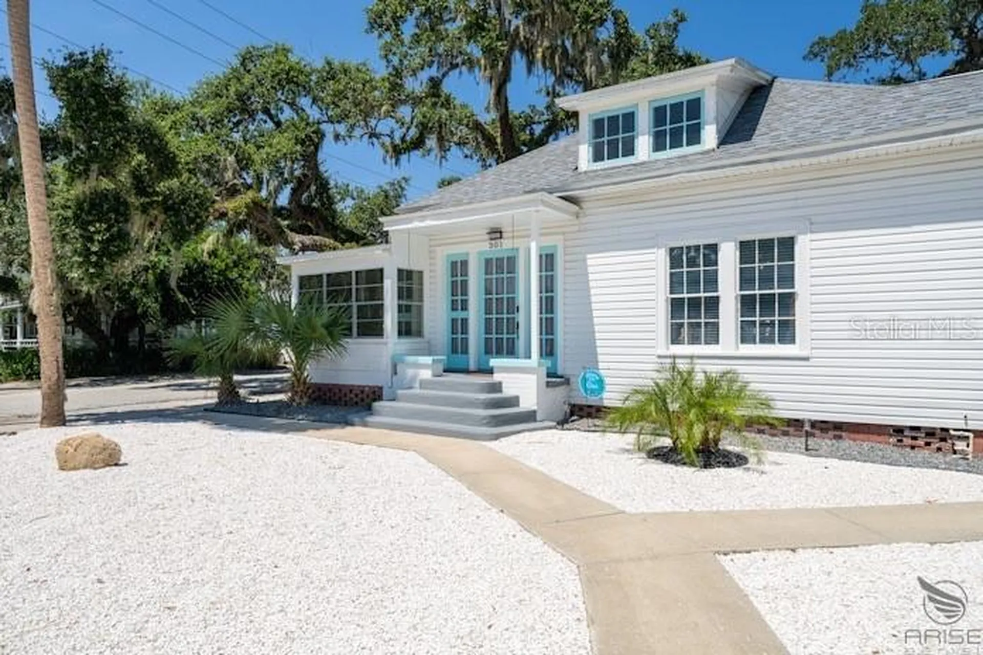 301 Live Oak Street New Smyrna Beach FL 32168