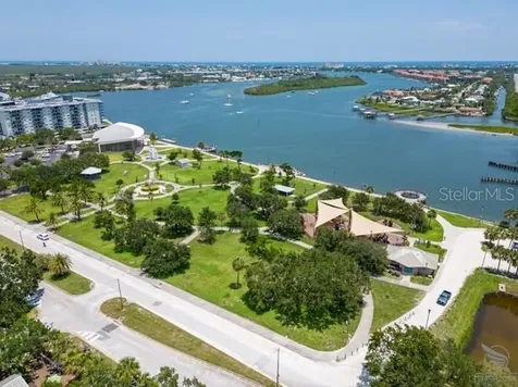301 Live Oak Street New Smyrna Beach FL 32168
