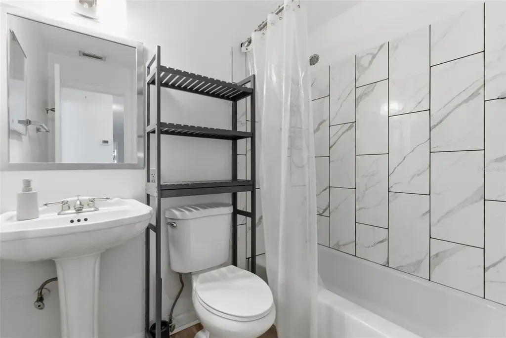 2227-2229 Montclair Drive Sarasota FL 34231