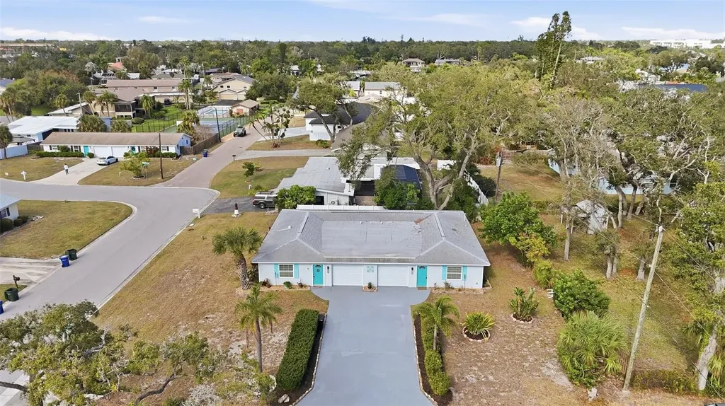 2227-2229 Montclair Drive Sarasota FL 34231