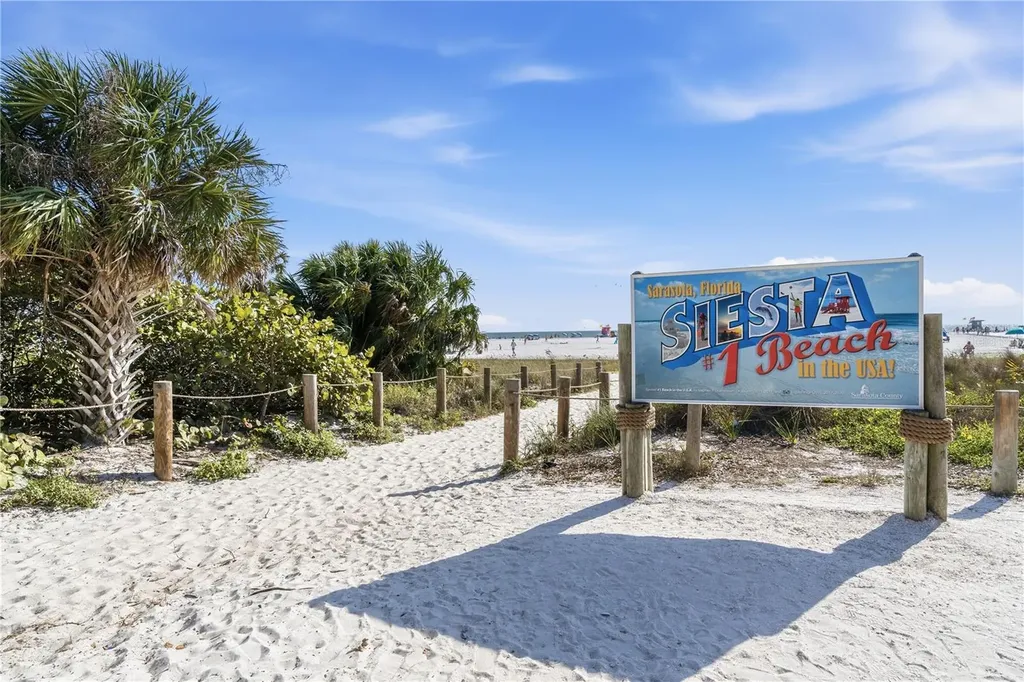 2227-2229 Montclair Drive Sarasota FL 34231