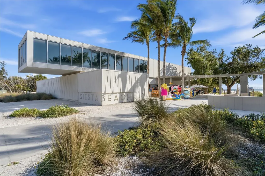 2227-2229 Montclair Drive Sarasota FL 34231