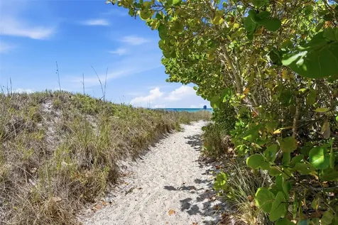 2227-2229 Montclair Drive Sarasota FL 34231