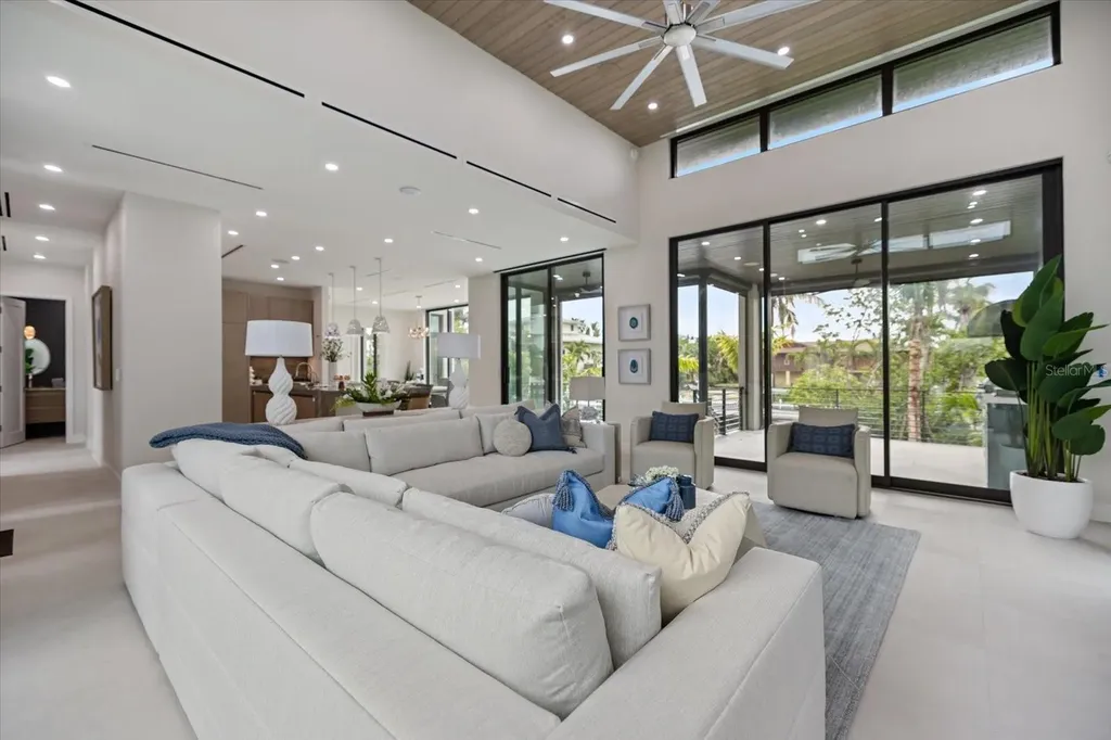 590 De Narvaez Drive Longboat Key FL 34228