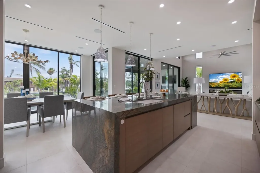 590 De Narvaez Drive Longboat Key FL 34228