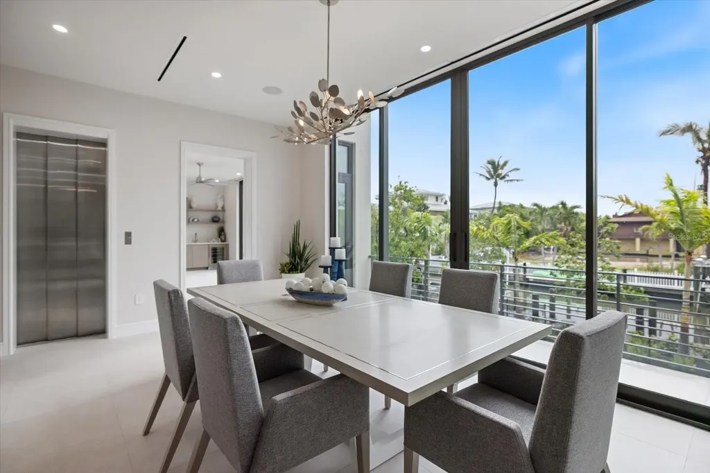 590 De Narvaez Drive Longboat Key FL 34228