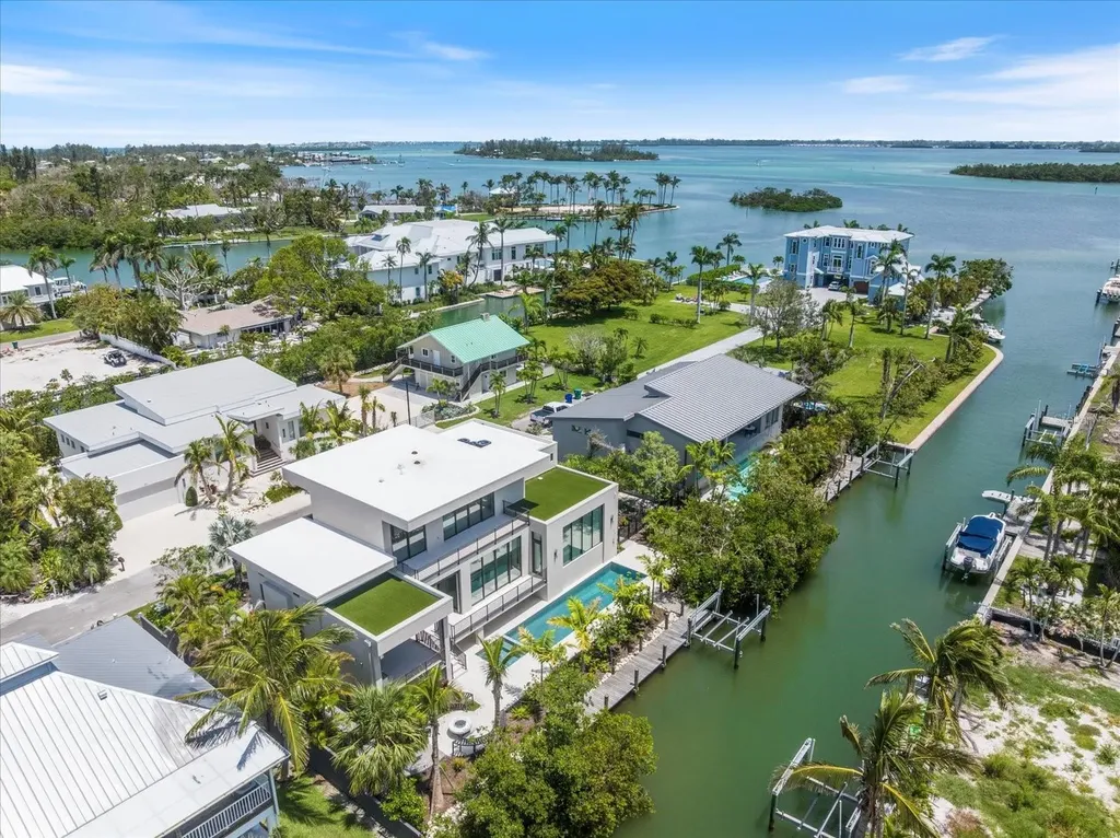 590 De Narvaez Drive Longboat Key FL 34228