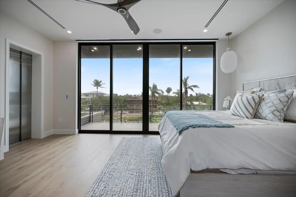 590 De Narvaez Drive Longboat Key FL 34228