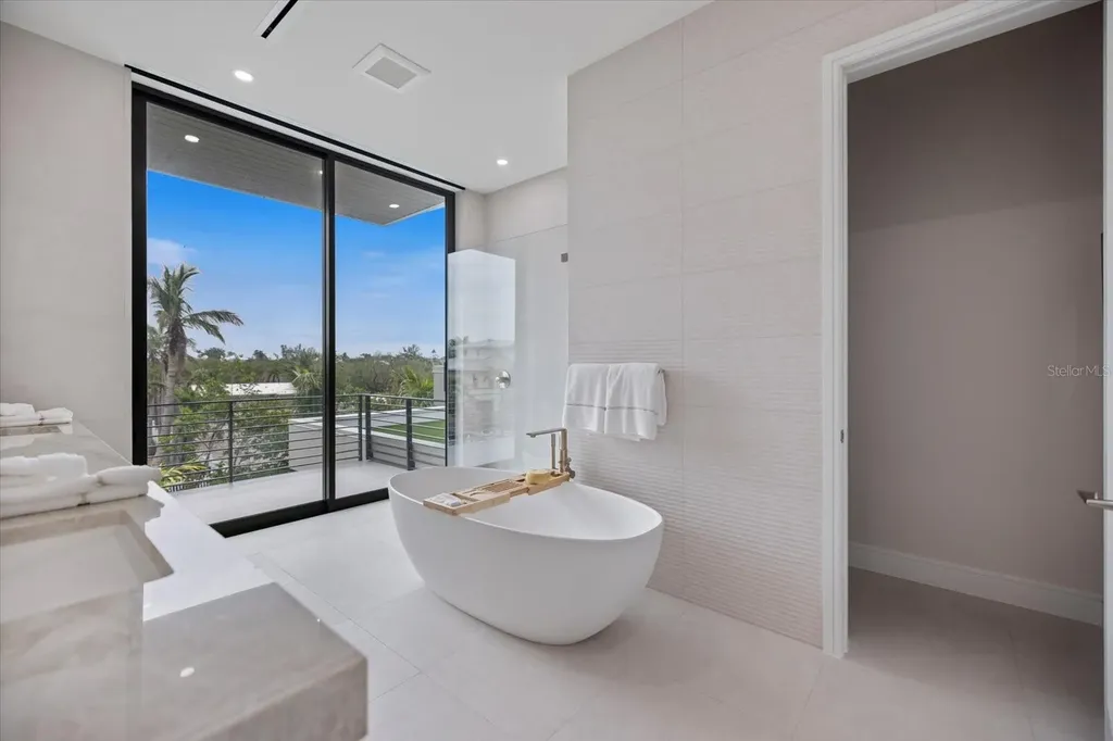 590 De Narvaez Drive Longboat Key FL 34228