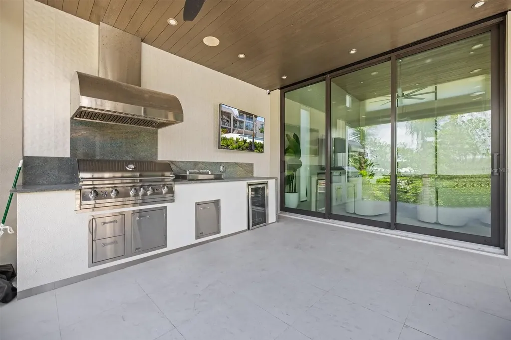 590 De Narvaez Drive Longboat Key FL 34228