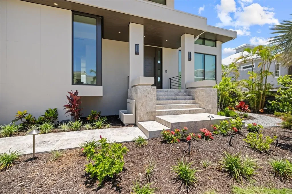590 De Narvaez Drive Longboat Key FL 34228