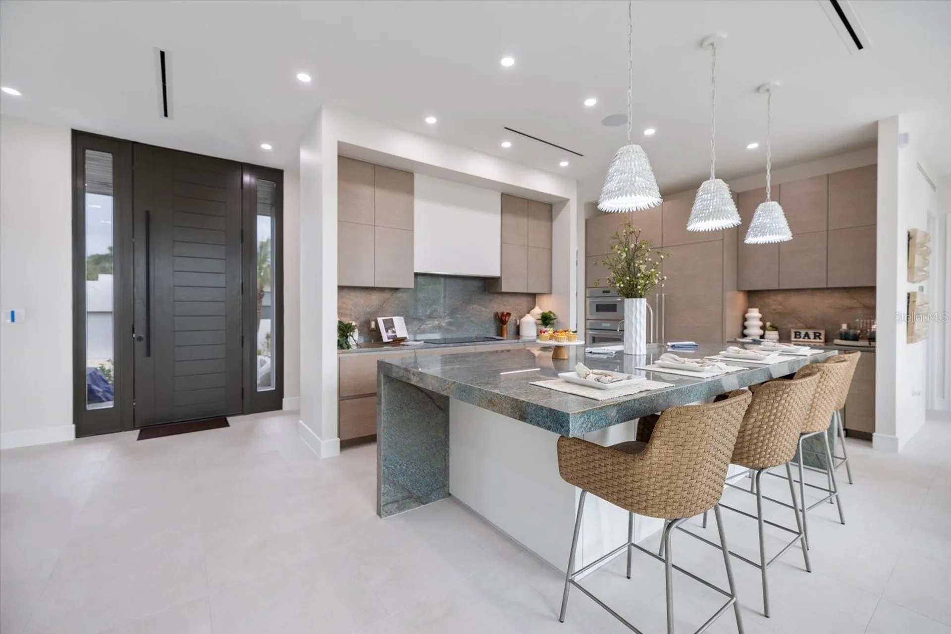 590 De Narvaez Drive Longboat Key FL 34228