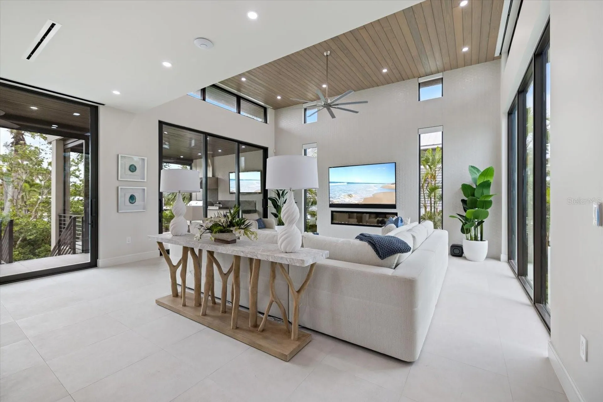 590 De Narvaez Drive Longboat Key FL 34228