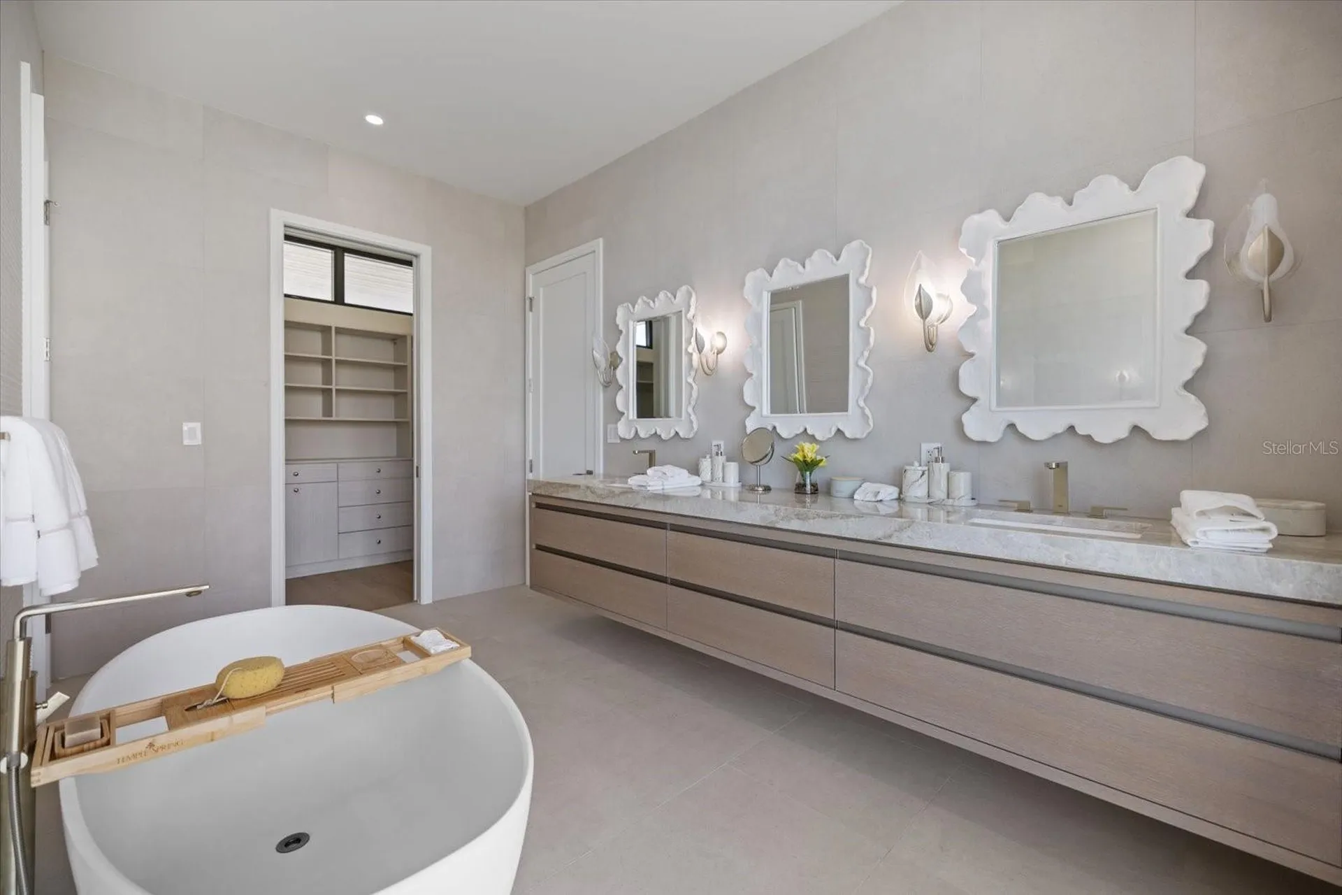 590 De Narvaez Drive Longboat Key FL 34228