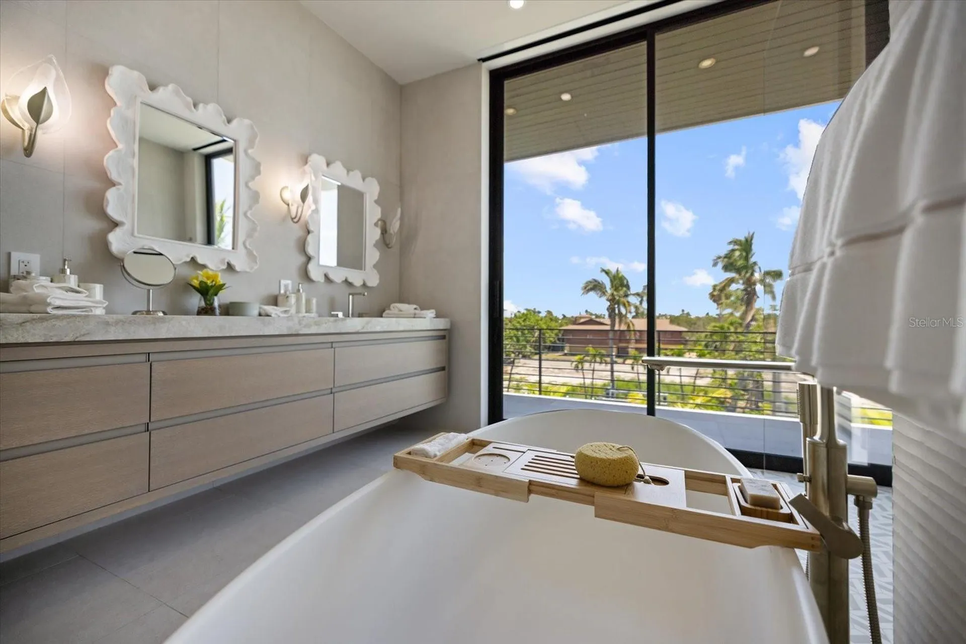590 De Narvaez Drive Longboat Key FL 34228