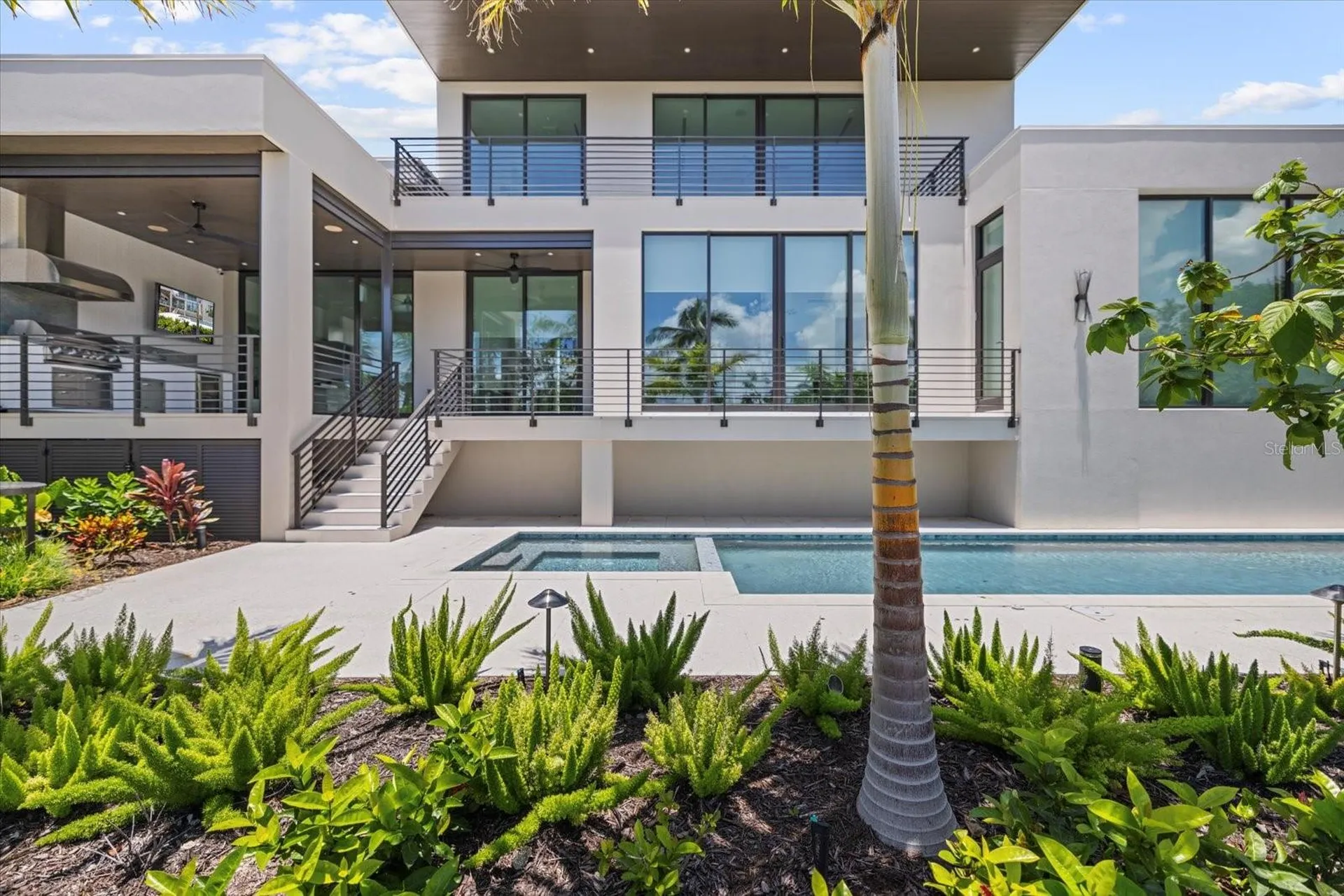 590 De Narvaez Drive Longboat Key FL 34228