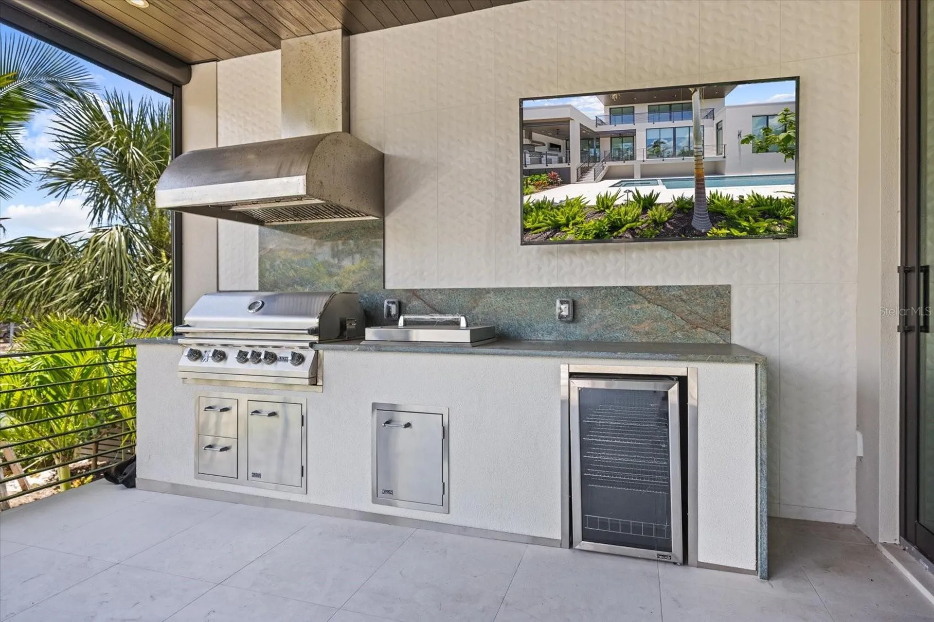 590 De Narvaez Drive Longboat Key FL 34228