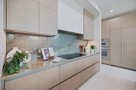 590 De Narvaez Drive Longboat Key FL 34228