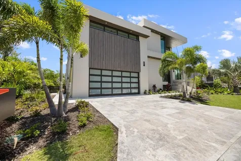590 De Narvaez Drive Longboat Key FL 34228