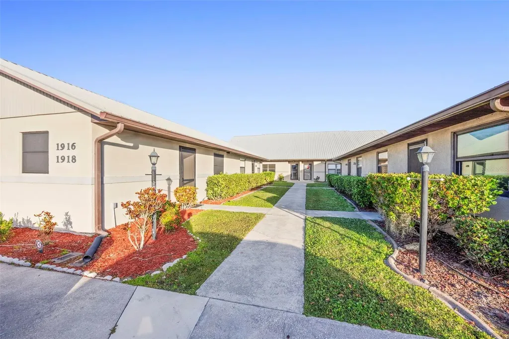 1916 Villaway E Sebring FL 33876