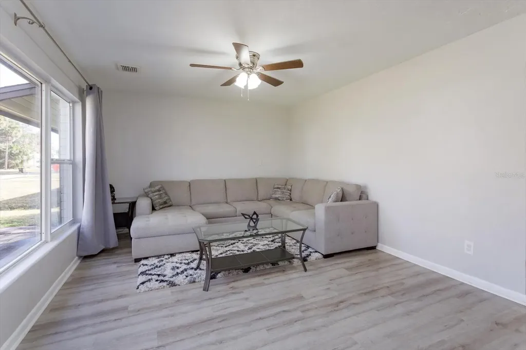 458 E University Avenue Orange City FL 32763