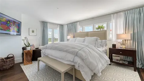 340 Gulf Of Mexico Drive Longboat Key FL 34228
