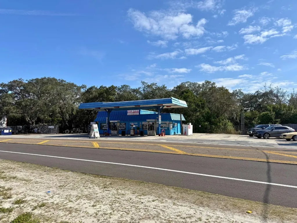 1941 S Pinellas Avenue Tarpon Springs FL 34689