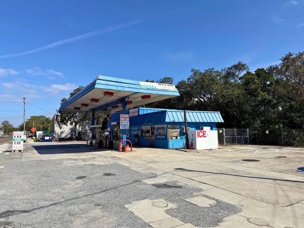 1941 S Pinellas Avenue Tarpon Springs FL 34689