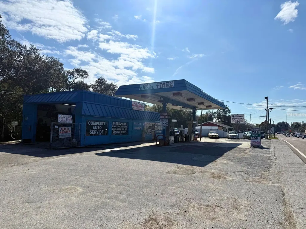 1941 S Pinellas Avenue Tarpon Springs FL 34689