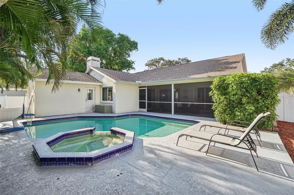 3132 Shoreline Drive Clearwater FL 33760