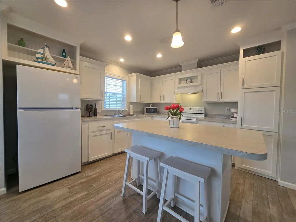 919 50th Avenue W Bradenton FL 34207