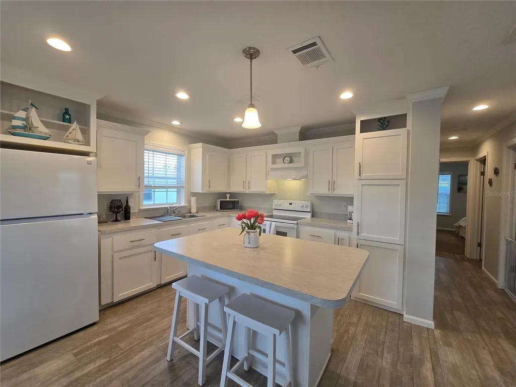 919 50th Avenue W Bradenton FL 34207