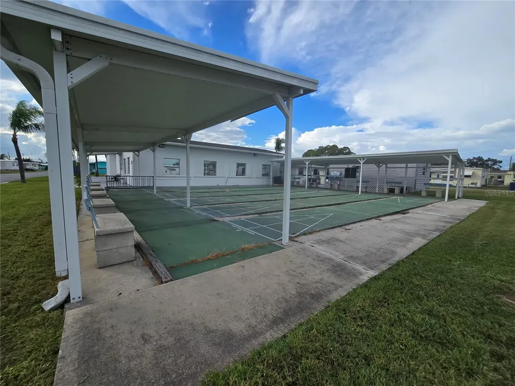 919 50th Avenue W Bradenton FL 34207