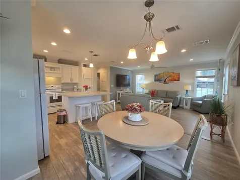919 50th Avenue W Bradenton FL 34207